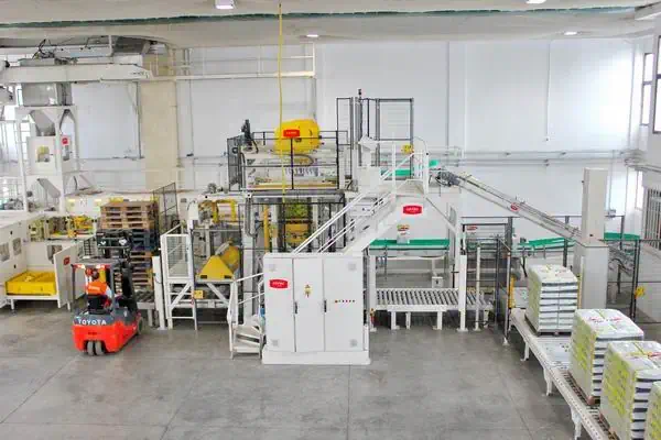 Sokak hayvanları için günde 500 kilo mama üretilecek