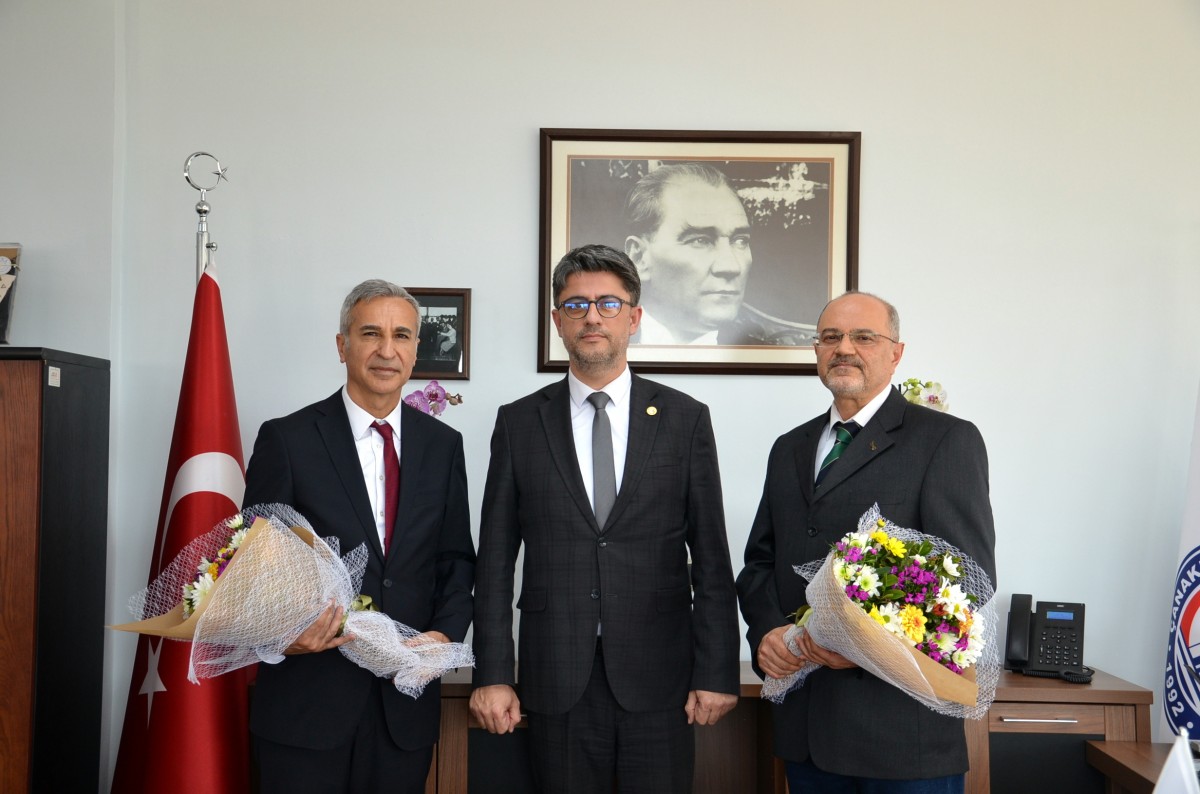 İnsan ve Toplum Bilimleri Fakültesi Dekanlık devir teslim töreni gerçekleşti