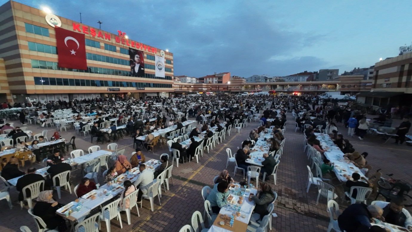 Keşan Belediyesi tarafından iftar programı düzenlendi