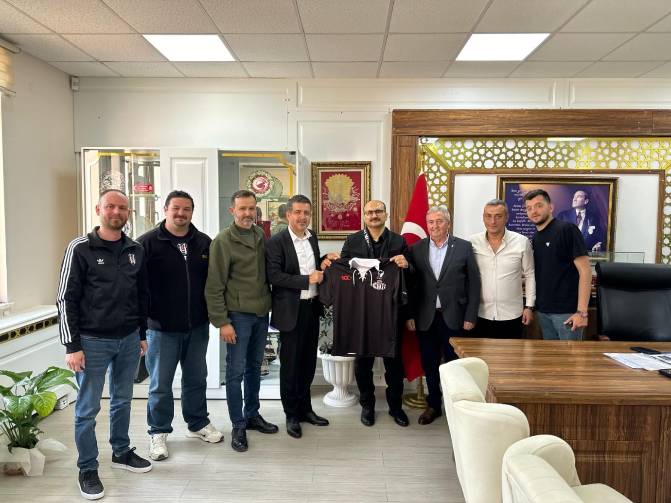 Gelibolu Beşiktaşlılar Derneği'nden Kaymakam Abacı’ya ziyaret