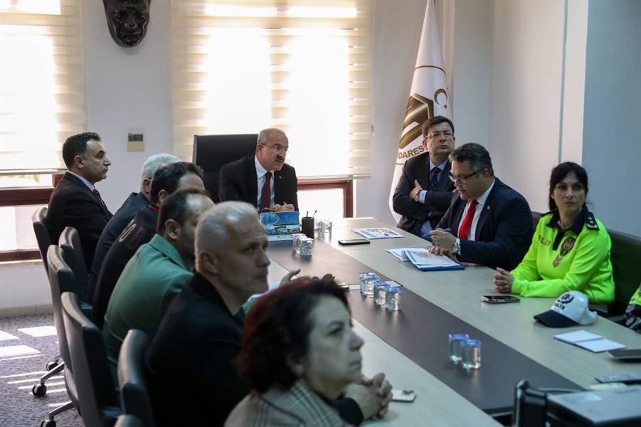 Çanakkale’de tur araçlarının park sorunu masaya yatırıldı