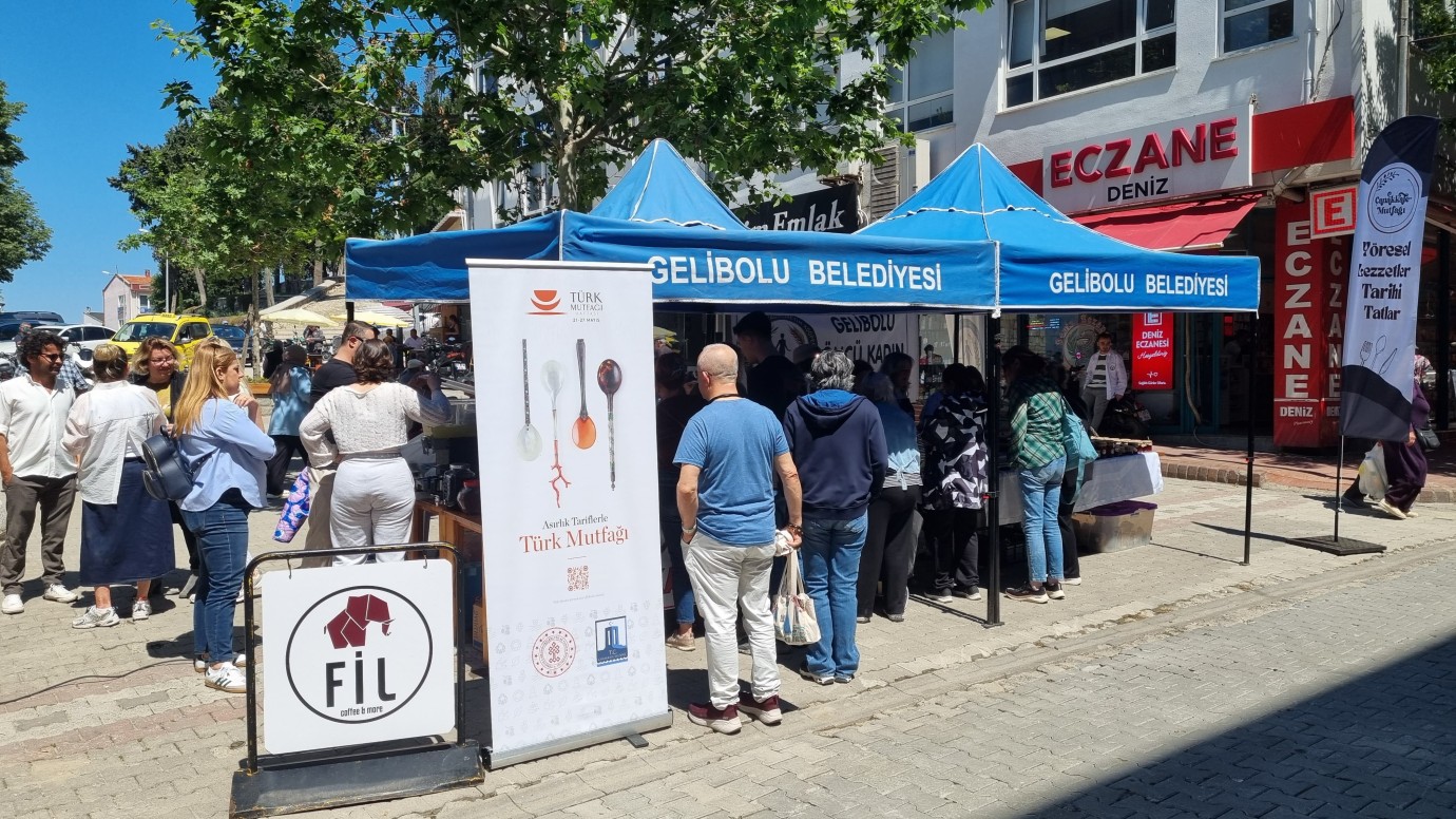 Gelibolu’da “Asırlık Tariflerle Türk Mutfağı” standı büyük ilgi gördü