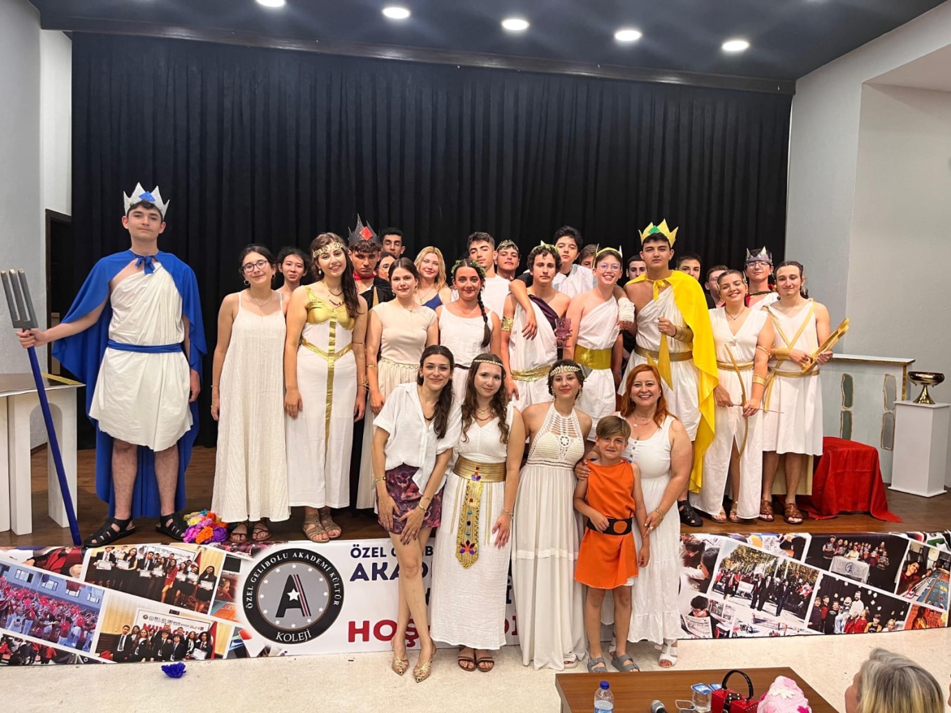 Gelibolu Akademi’den İngilizce mitoloji tiyatrosu