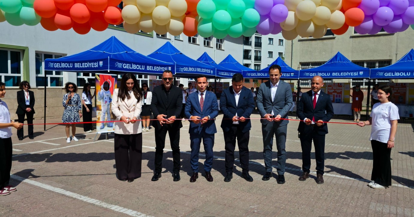Hakimiyet-i Milliye Ortaokulunda TÜBİTAK 4006 Bilim Fuarı açıldı