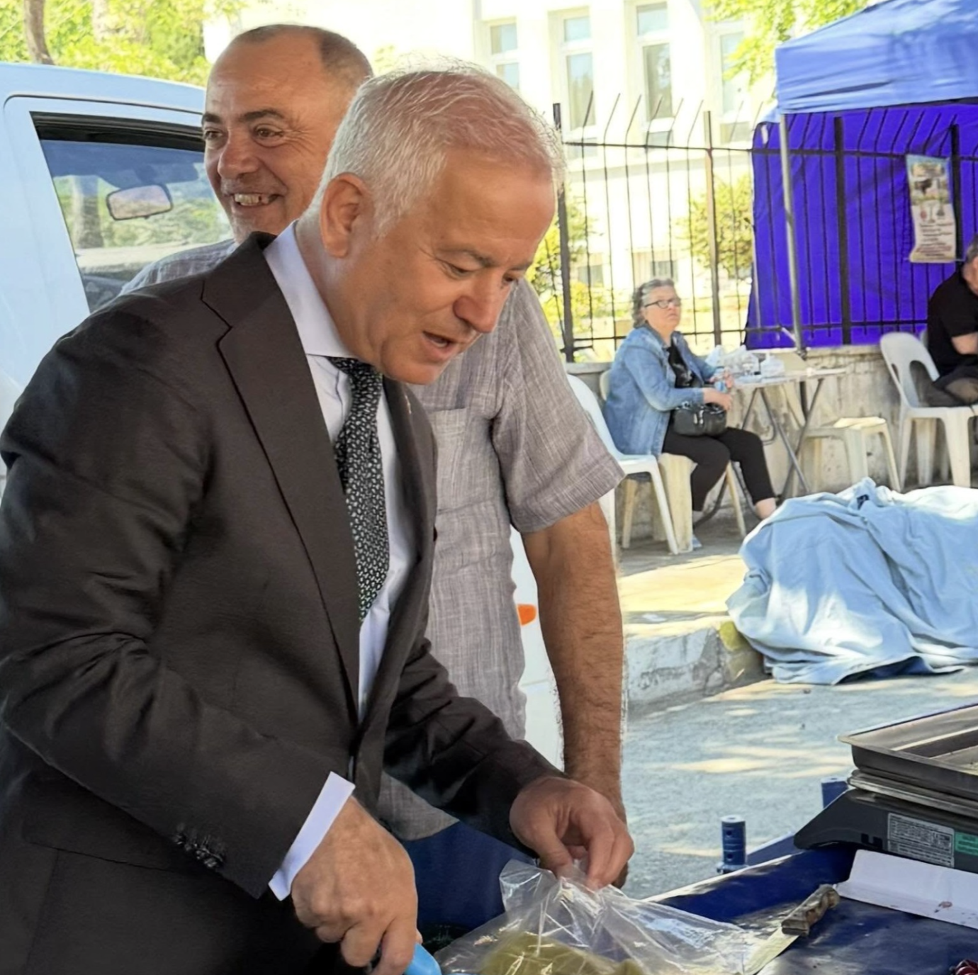 CHP heyeti esnafın sorunlarını dinledi