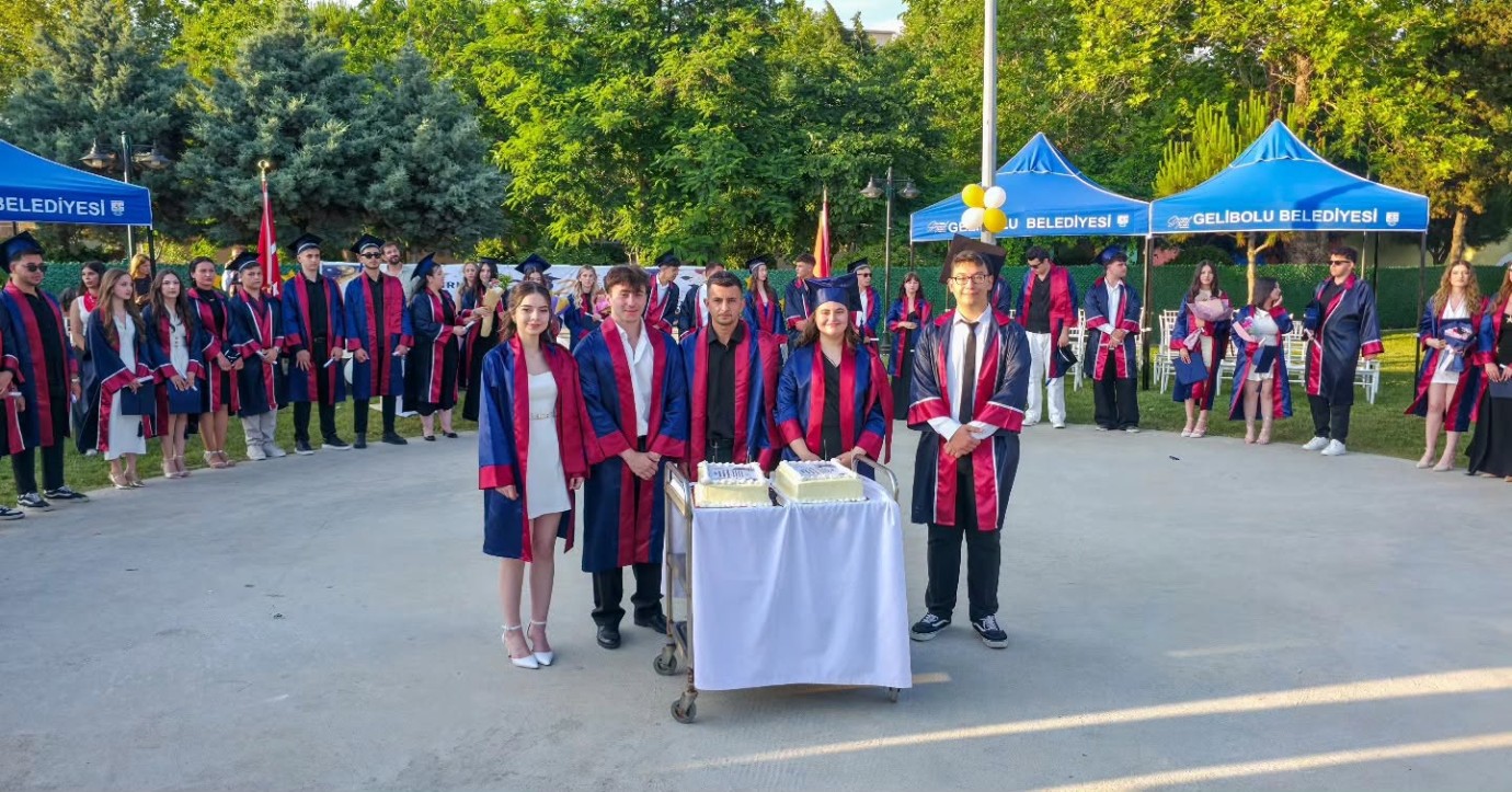 Atatürk MTAL'de mezuniyet coşkusu