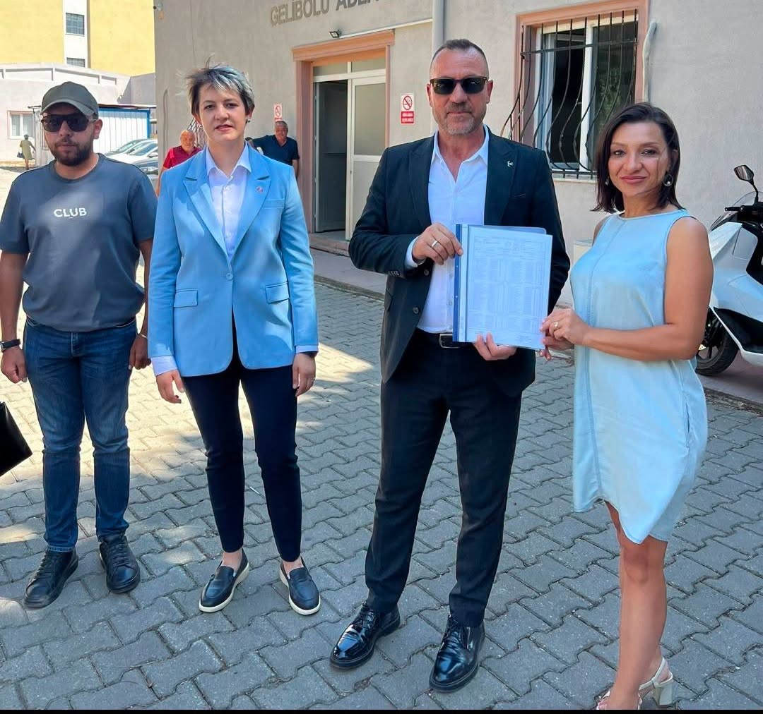 MHP Gelibolu İlçe Başkanı Murat Şarlak mazbatasını aldı