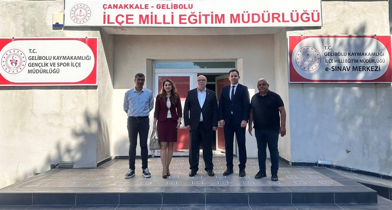 ÇTB'den Gelibolu’daki öğrencilere kırtasiye desteği