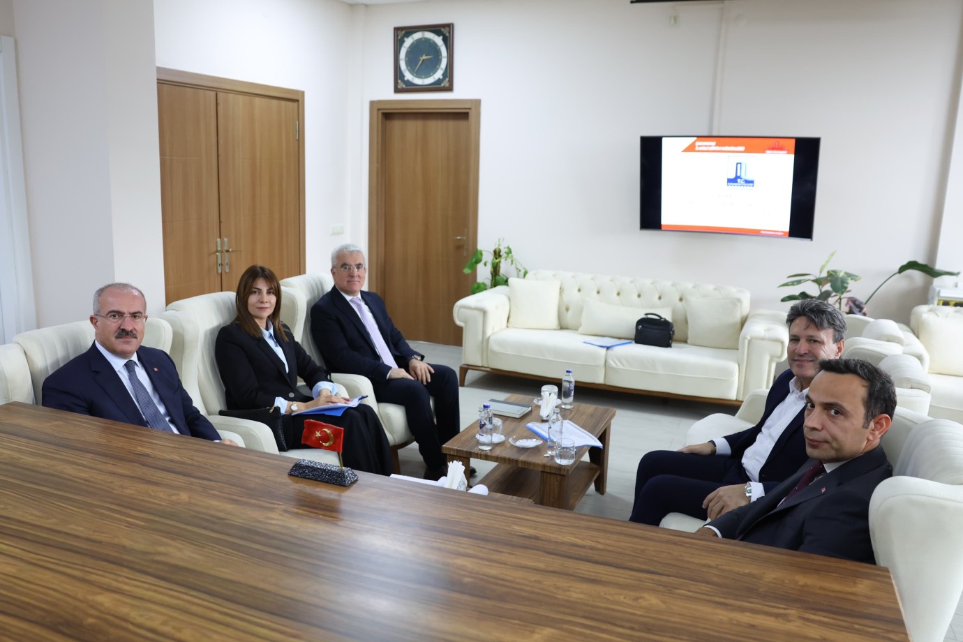 Vali Toraman Gelibolu’da eğitim yatırımlarını değerlendirdi