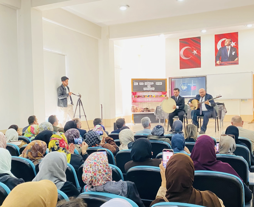 Gelibolu Anadolu İmam Hatip Lisesinde Mevlid-i Nebi programı düzenlendi
