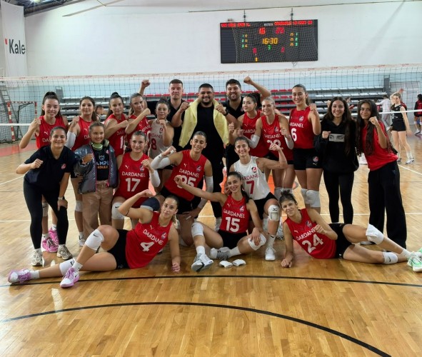 ÇOMÜSPOR kadın voleybol takımı Çan Kalespor’u 3-0 mağlup etti