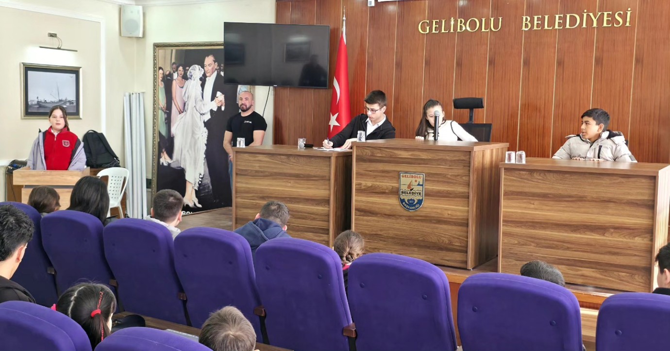 Gelibolu’da Çocuk Meclisi 