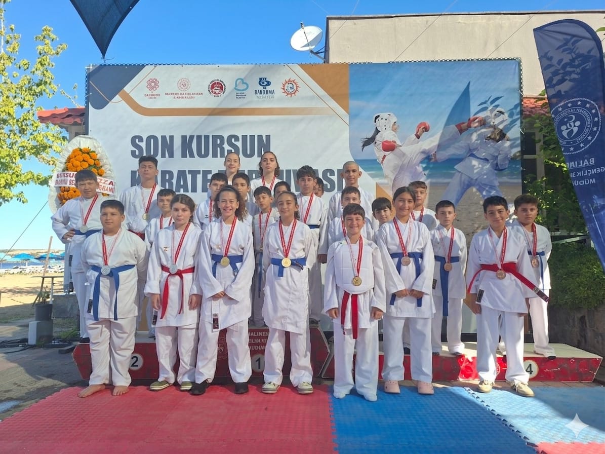Gelibolu Jimka Spor Kulübüi Karate Şampiyonasında üçüncü oldu