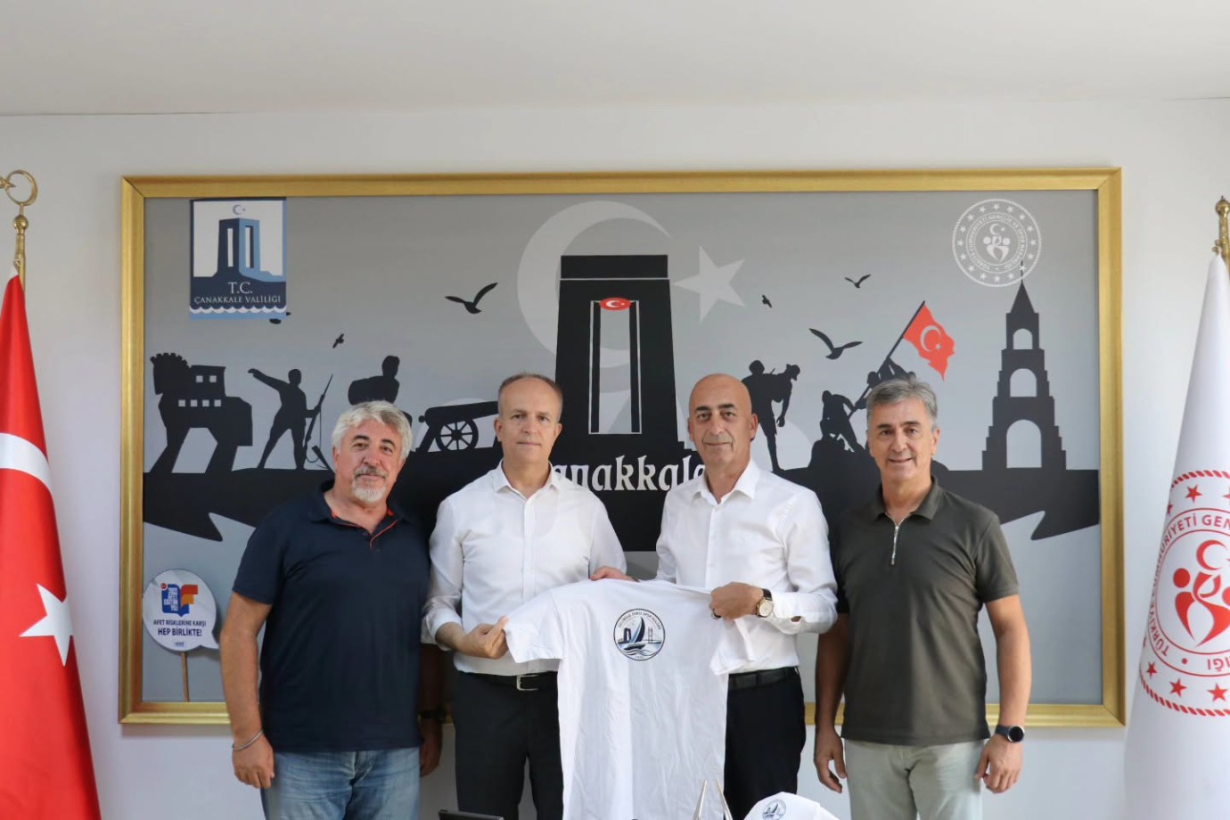 Gelibolu Deniz Spor Kulübünden İl Müdürlüğüne ziyaret
